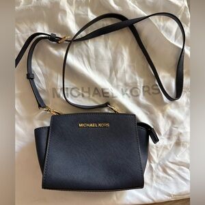 Michael Kors Elegant Blue Navy Crossbody Mini Bag